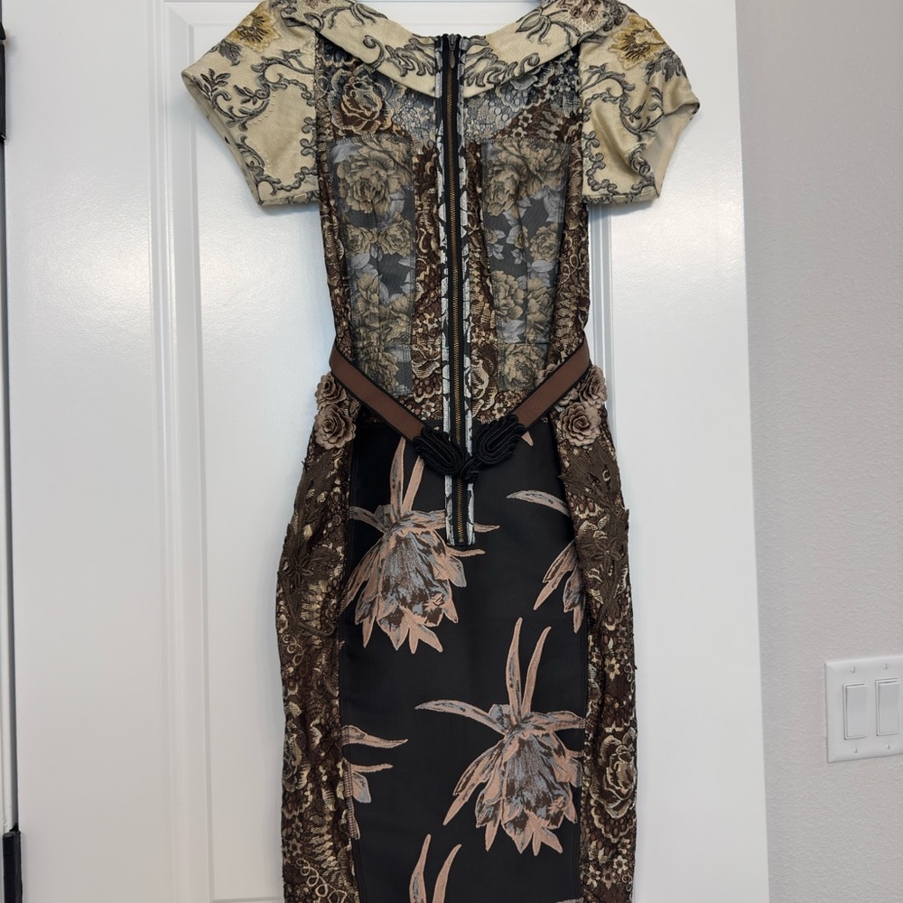 Elegant Floral Patterned Dress